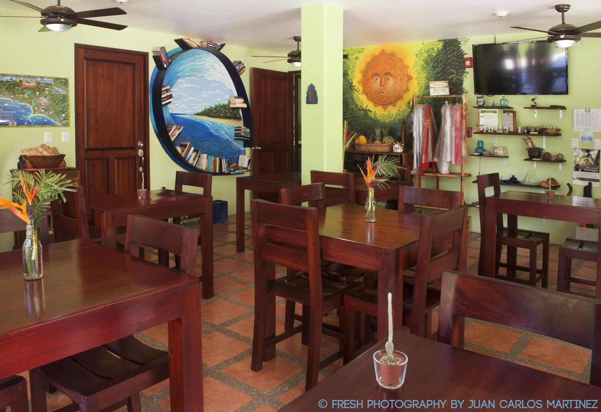 Mavi Surf Hotel Dominical Exterior photo