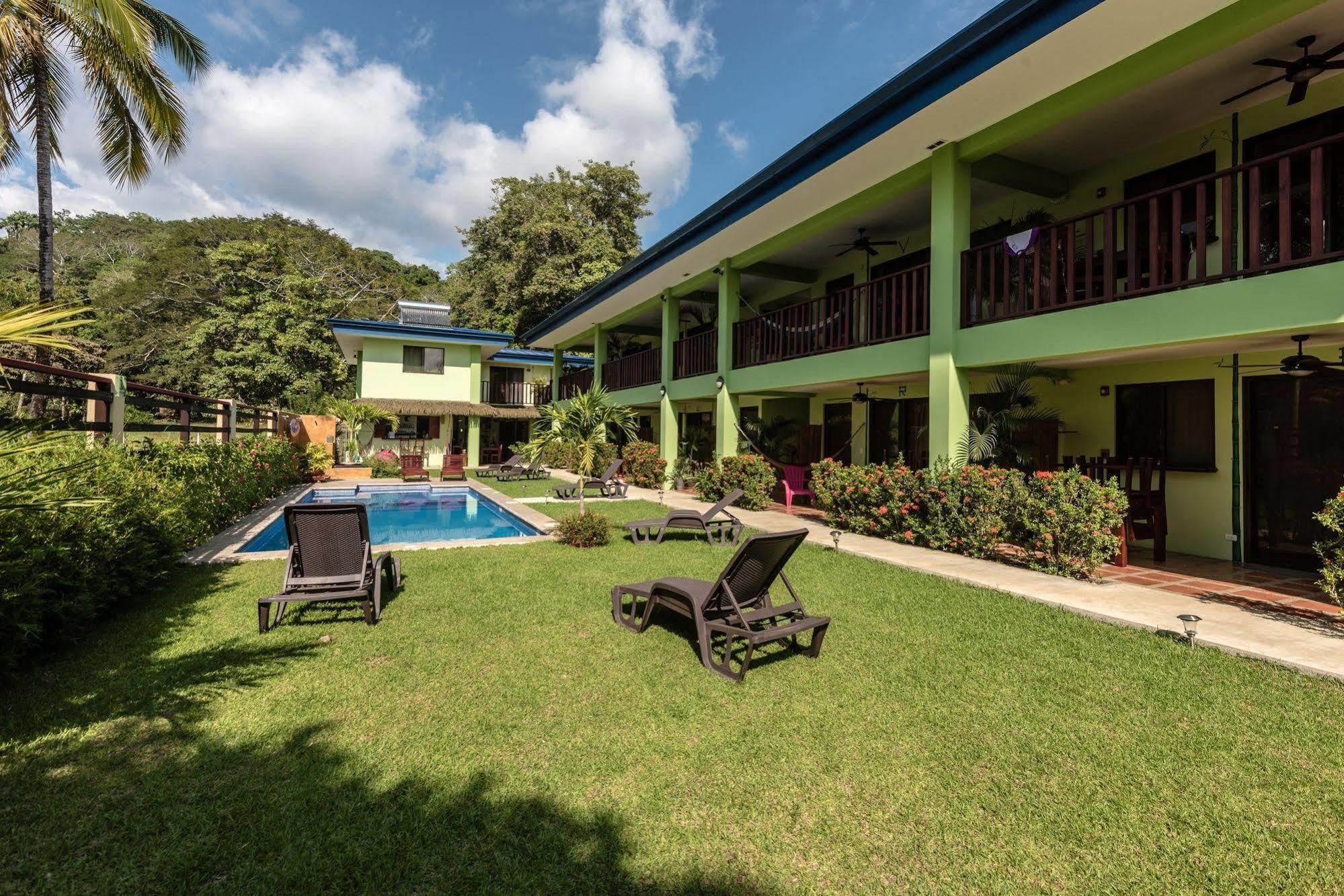 Mavi Surf Hotel Dominical Exterior photo