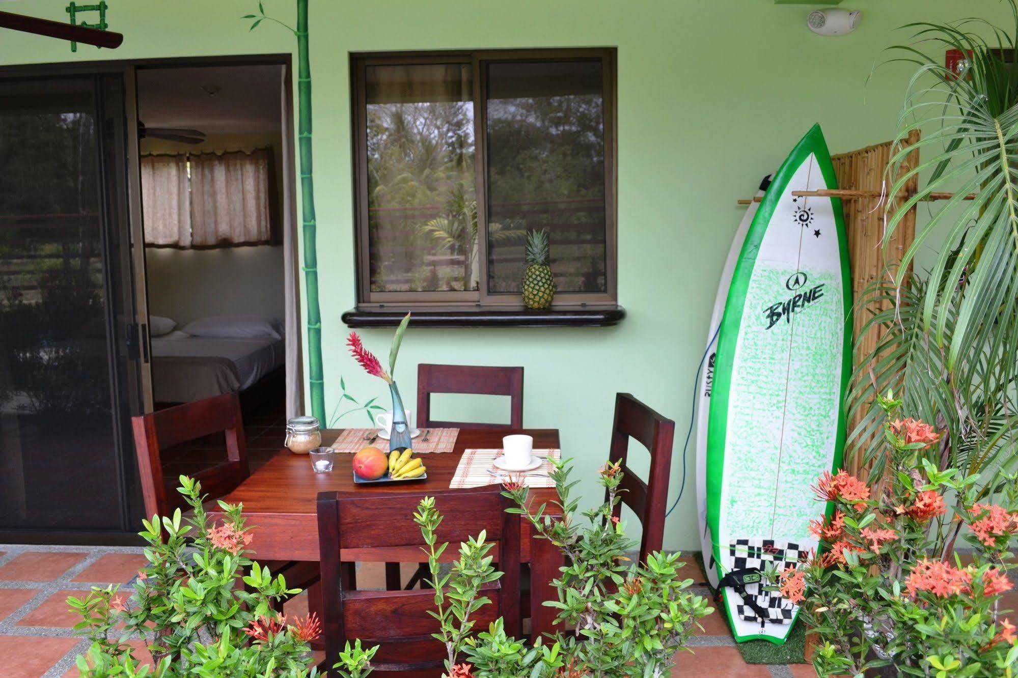 Mavi Surf Hotel Dominical Exterior photo