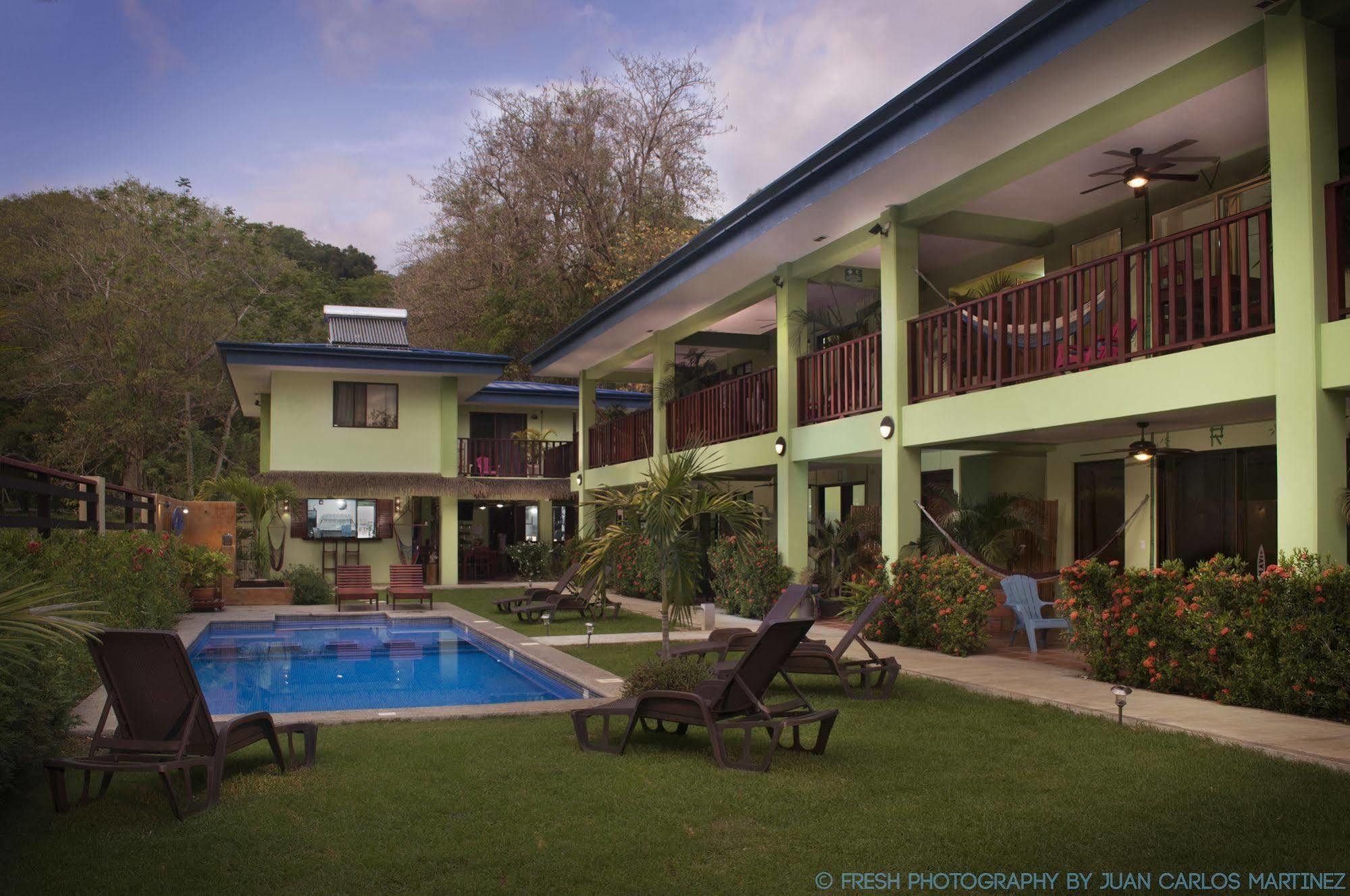 Mavi Surf Hotel Dominical Exterior photo
